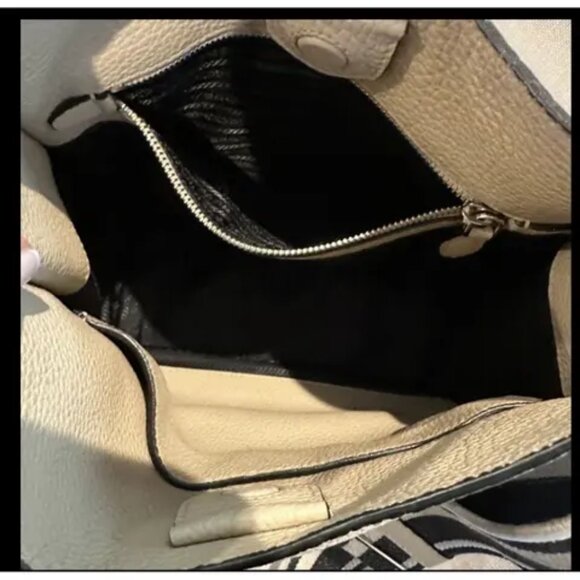 PRADA Leather hobo bag - Picture 6 of 11